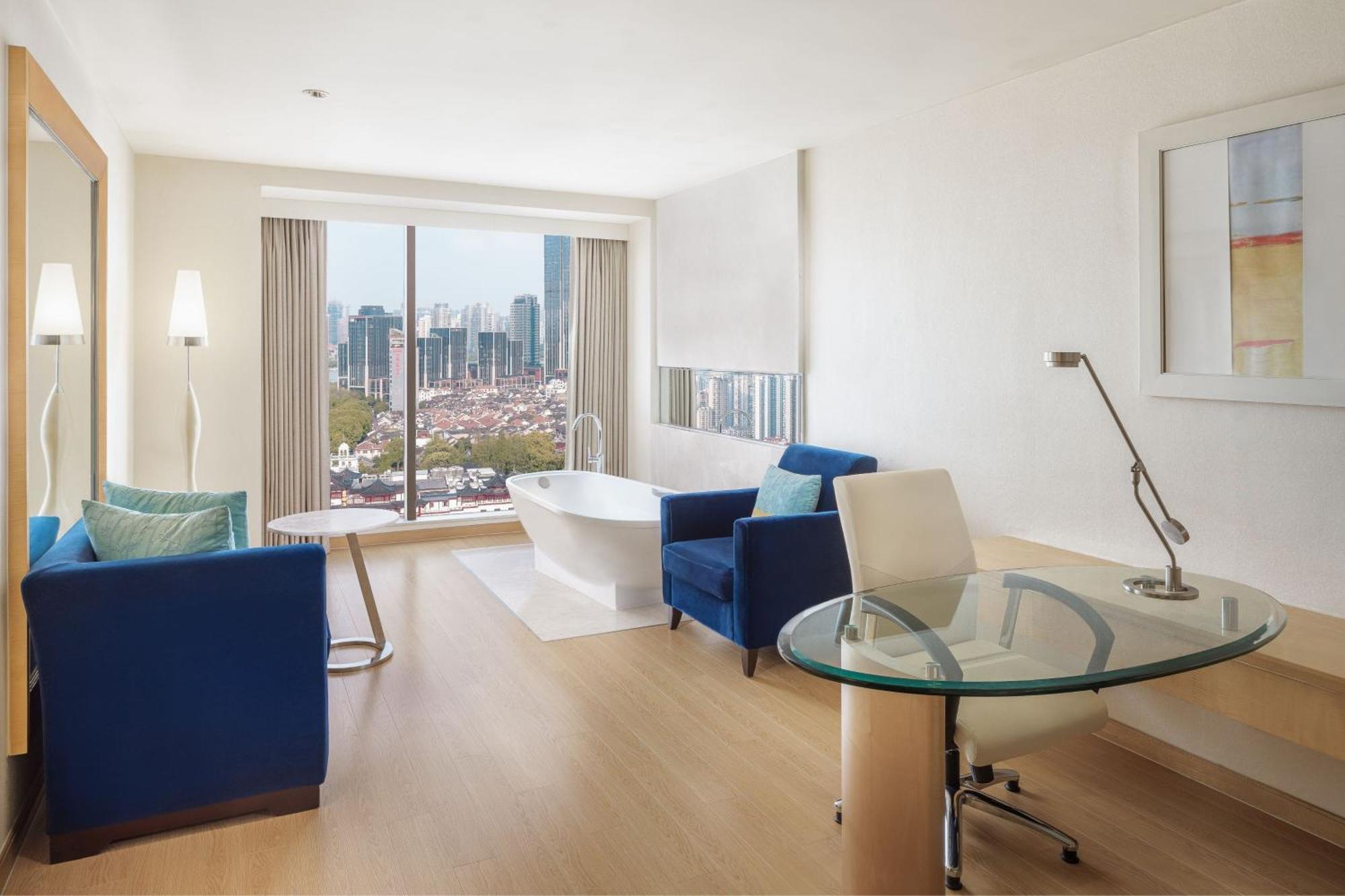 Hotel Renaissance Yu Garden 5*
